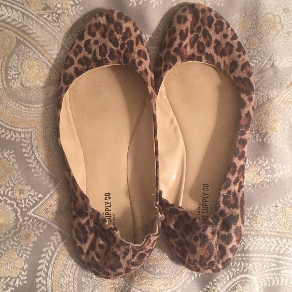 Mossimo leopard print flats